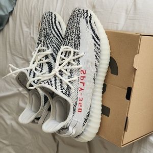 Yeezy boost V2 made by adidas